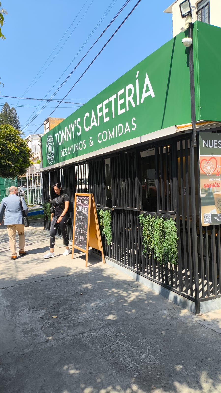 Tonny's Cafeteria Moderna